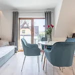 Queen 2 Z Jacuzzi I Widokiem Na Tatry Апартаменты *